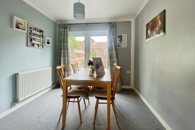 14, Kirkcaldy Green, Hertfordshire photo 4