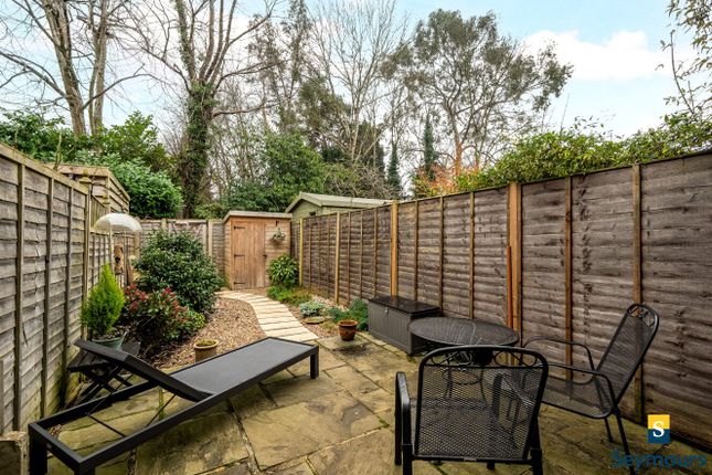 21, Lawnsmead, Guildford photo 4
