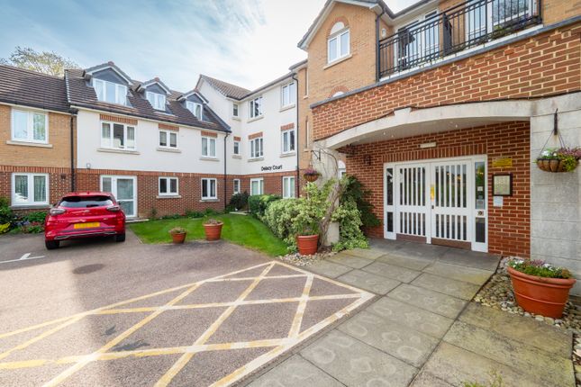 Flat for sale in Queens Road, Sutton