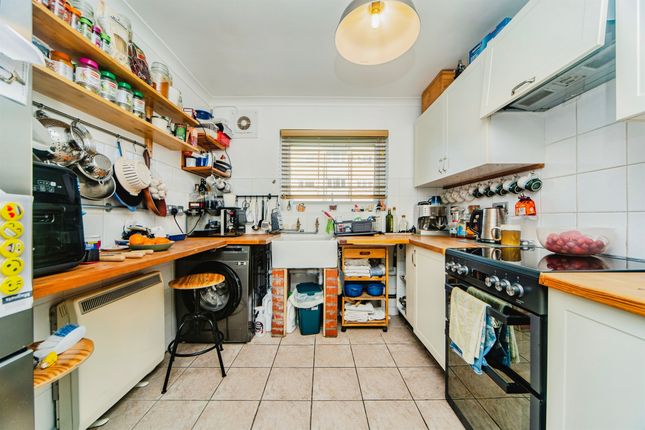 7, Trewartha Court, CARDIFF photo 4