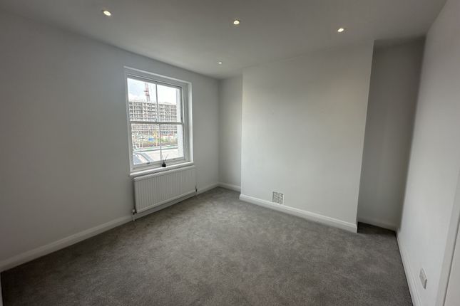 Flat for sale in 60D Gloucester Avenue, Primrose Hill, London, Greater London