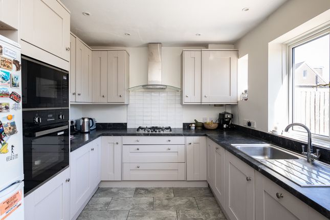 106, Nower Road, Dorking photo 4