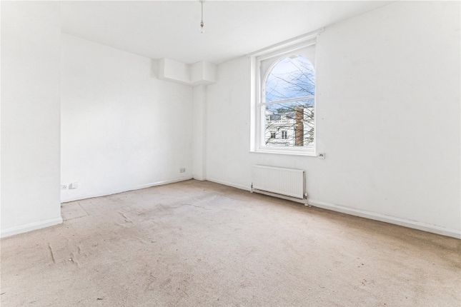 Flat F, 21, Pembridge Crescent, London photo 2