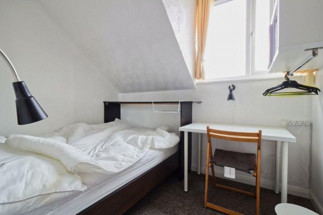 38, Pembroke St, London photo 4