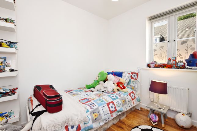 Maisonette for sale in Baxter Road, Watford