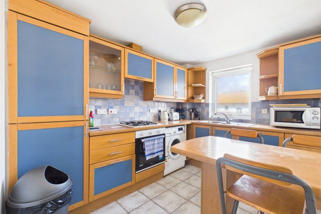31, Merton Court, Brighton Marina photo 2