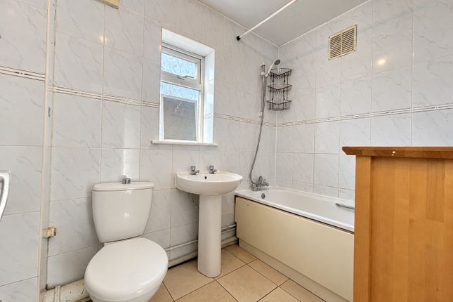 70, Grenfell Avenue, High Wycombe photo 5