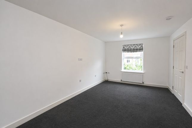 17, Charlotte Way, Peterborough photo 4