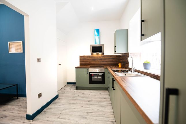 Flat 4, 8 Warrington Street, Ashton-under-Lyne photo 5