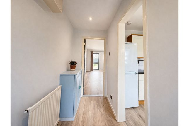 29, Chase Farm Close, Southampton photo 4
