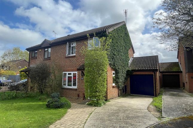 Thumbnail Semi-detached house to rent in Yew Tree Close, Farnborough
