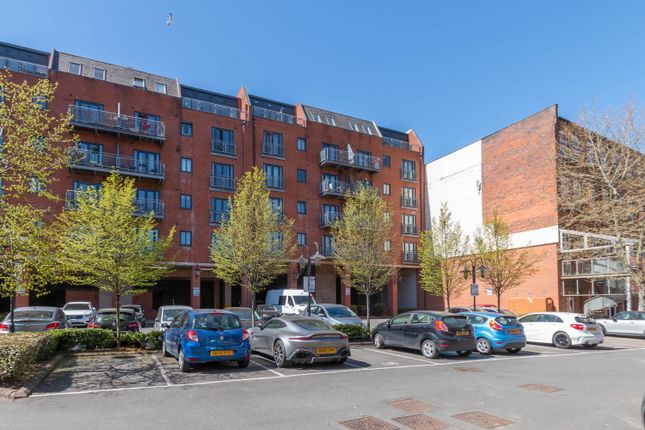 Flat for sale in Q Apartments, 20 Newhall Hill