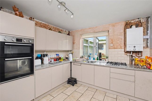 66, Summerfield Place, West Yorkshire photo 3