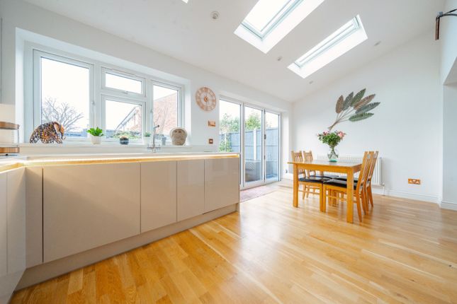 41 Mandeville Road, Shepperton, Surrey photo 2