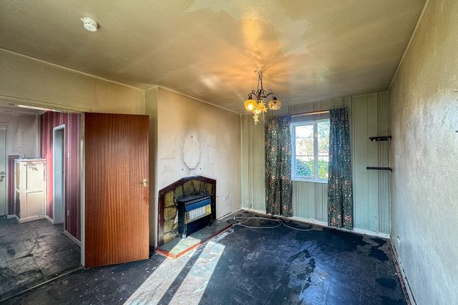 11, Coule Royd, Huddersfield photo 3