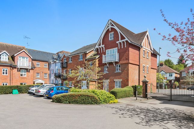 Thumbnail Flat to rent in Townfield Court, Horsham Road, Dorking, Surrey