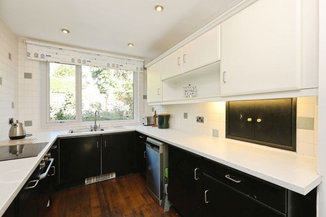 56, Cardoness Road, South Yorkshire photo 4