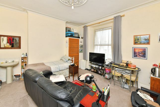 13, Wilton Street, Plymouth photo 4