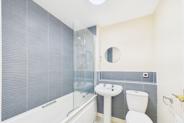 84, Chivenor Way Kingsway, Gloucester photo 4