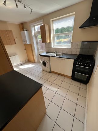 12, Lancaster Avenue, Barking photo 4
