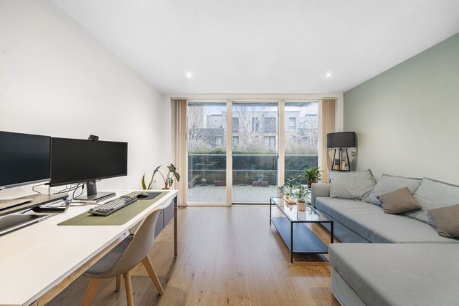 Thumbnail Flat for sale in Wallace Court, Kidbrooke Village