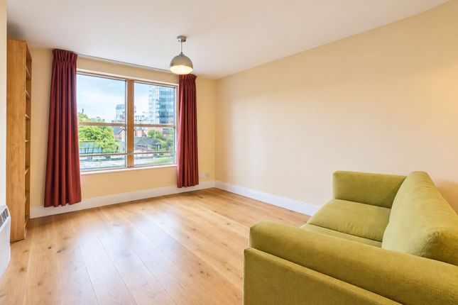 Flat 36, London House, London photo 4