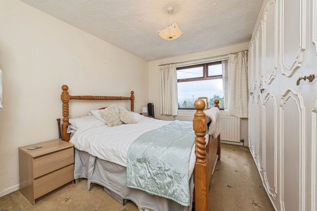 64, Cawley Lane, HECKMONDWIKE photo 4