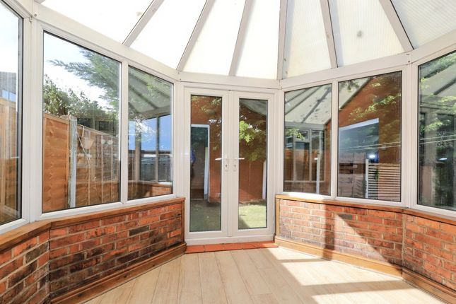 6, Furlongs Road, Kidderminster photo 4