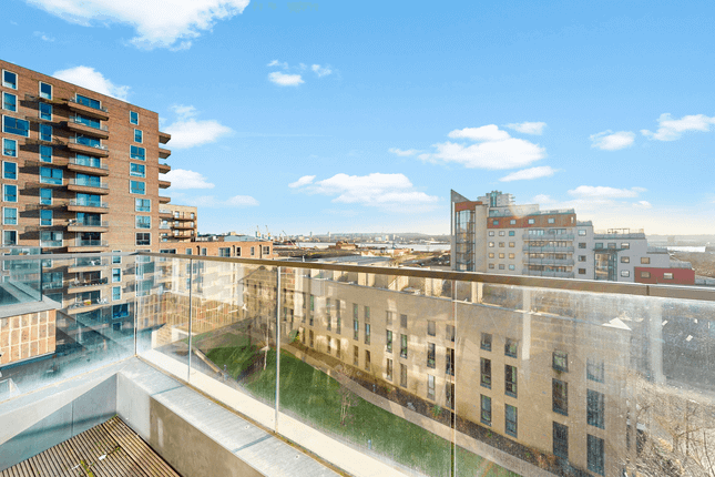 Thumbnail Flat to rent in Agnes George Walk, London