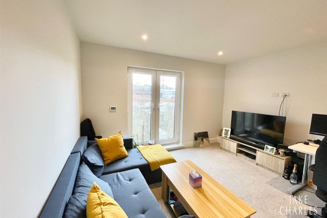 Thumbnail Flat to rent in Woodland Court, Soothouse Spring, St. Albans