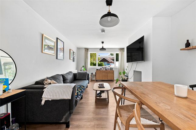 19, Heath Drive, Woking photo 4