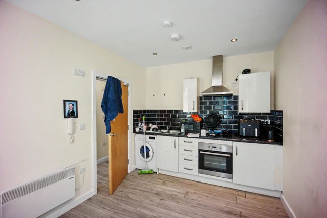 81, Runcorn, Cheshire photo 4