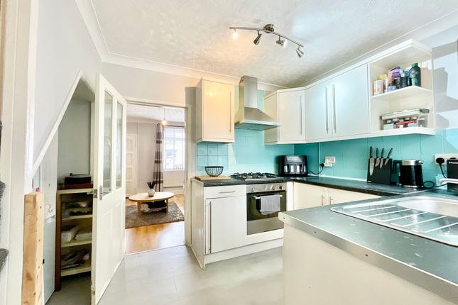 11 Oulton Road, Stone photo 3