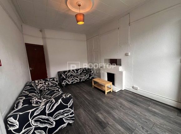 26, Walmsley Road, Leeds photo 3