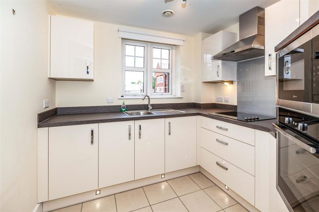 25 Swift House,, St. Lukes Road, Maidenhead photo 3