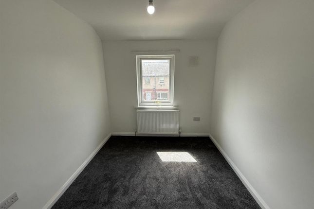 24, Springfield Street, Bradford photo 5