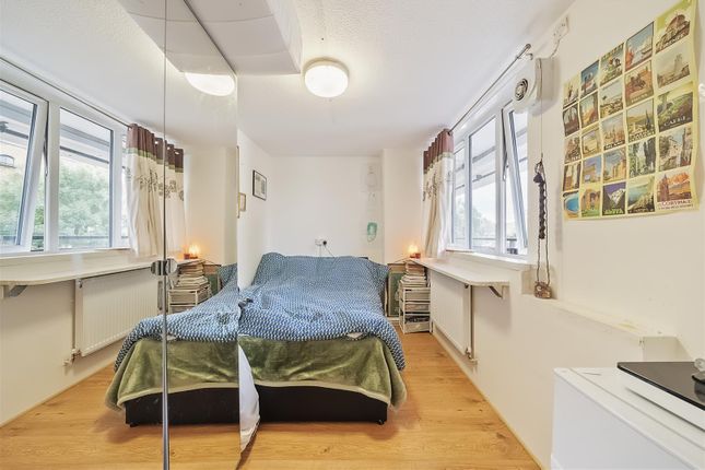 Flat for sale in Layard Square, London