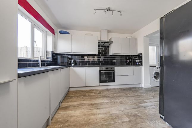112, Park Street Lane, St. Albans photo 4