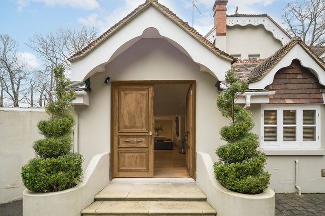 Thumbnail Detached house to rent in Bagshot Road, Ascot
