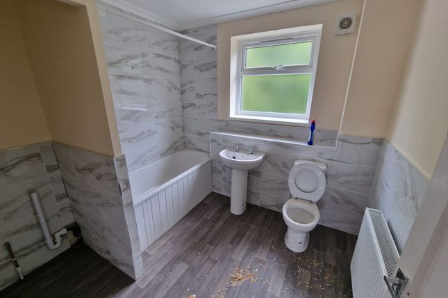 20, Primrose Avenue, South Shields photo 3