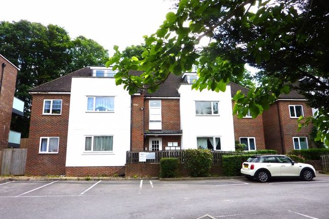 Thumbnail Flat for sale in Musgrove Close, Purley