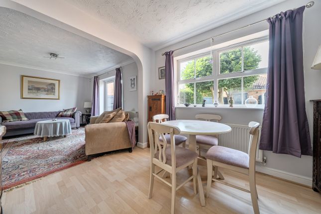 8, Kingfisher Road, Shefford photo 3
