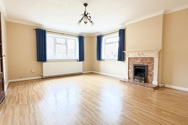 9, Sycamore Drive, Hailsham photo 2