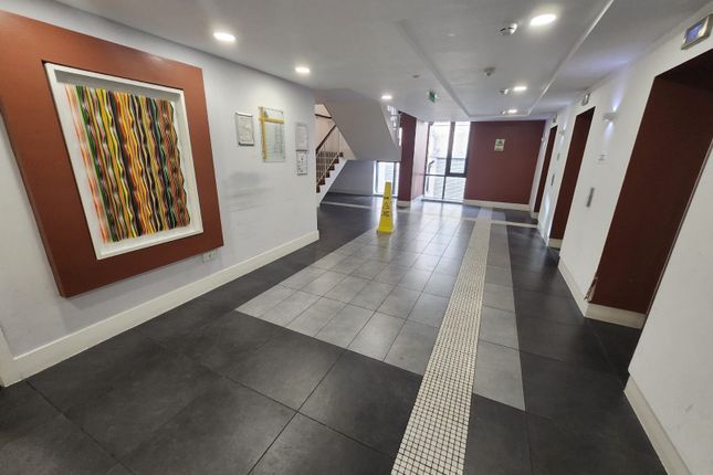 Flat 57, The Atrium,, Waterfront Plaza, Nottinghamshire photo 3