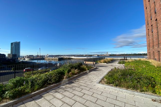 Apt 507, Liverpool photo 2