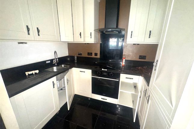 46 Parklands Manor,, Tuke Grove, West Yorkshire photo 4