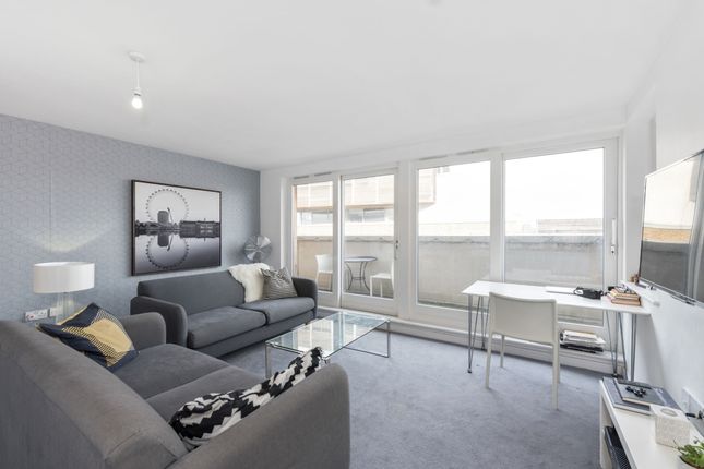 Thumbnail Flat to rent in Chambers Street, London