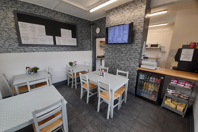 Thumbnail Restaurant/cafe for sale in Cafe &amp; Sandwich Bars HD1, West Yorkshire