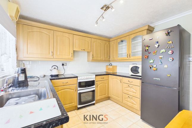 21 The Firs Park Woodside Lane, Hatfield photo 2