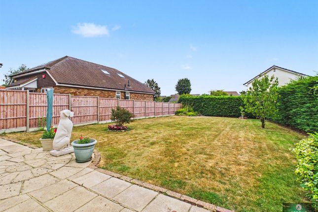 58, Peverel Road, Crawley photo 2